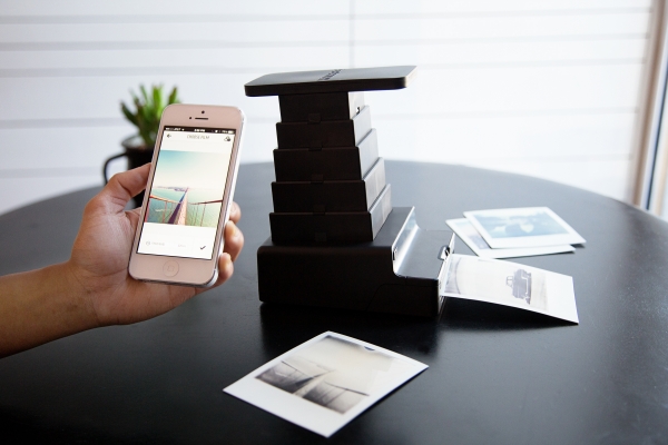 photojojo, wish-list, gifts-for-photographers, the-impossible-project, instant-photo-lab, polaroid, iphone