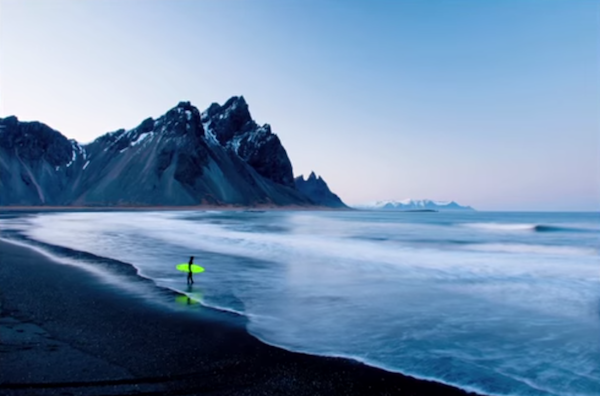 Photographer battles the Arctic to capture perfect surf photo