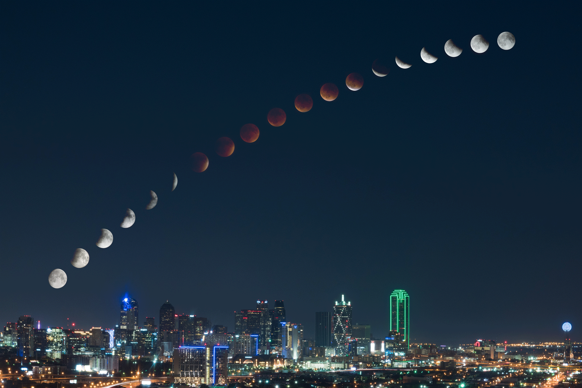 13 Images of the Blood Moon That Aren't Photoshopped to Hell