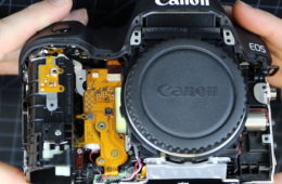 LensRentals Cracks Open a New Canon 5D Mark IV and Shows Us What's Inside