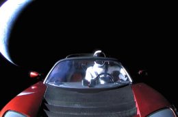 Astrophotographer Rogelio Bernal Andreo Isn't Letting Tesla's "Starman" Out of His Sights